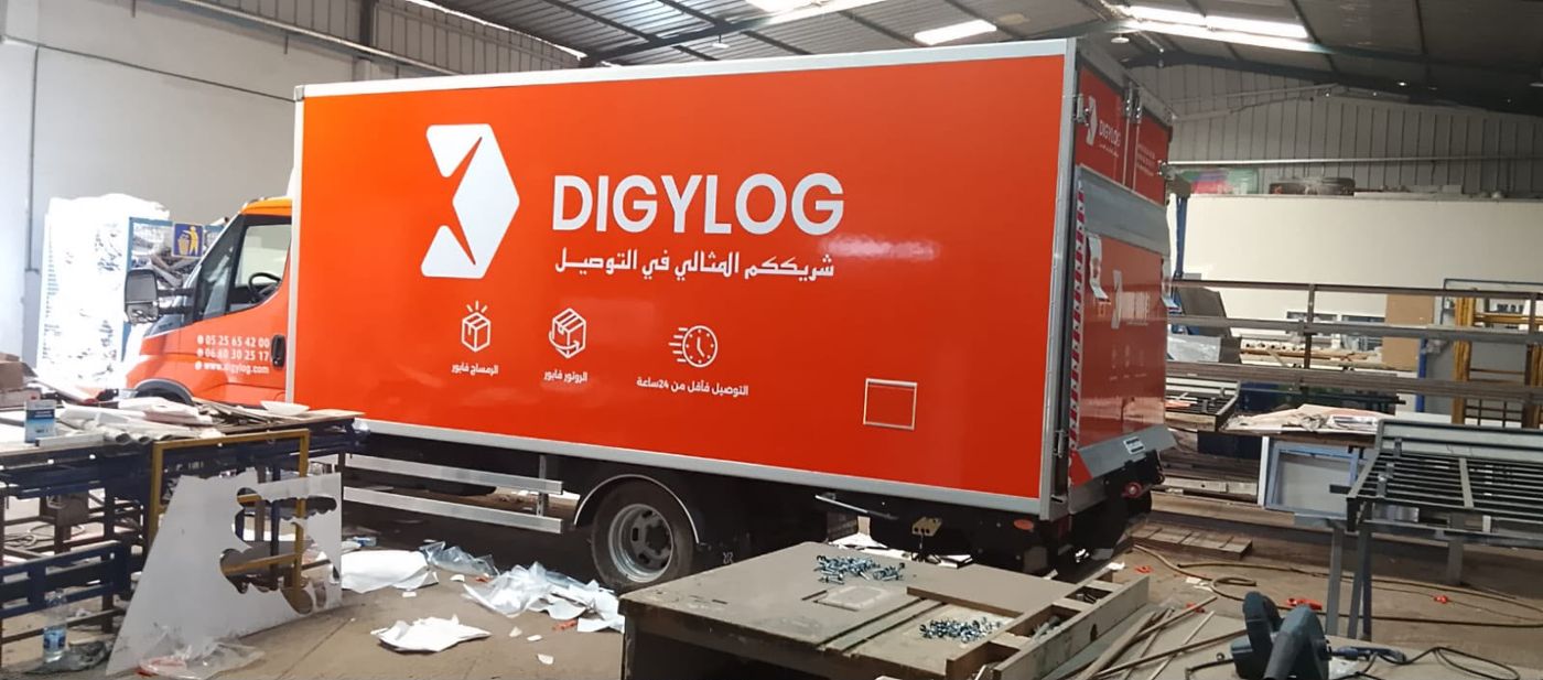 Camion Digylog orange habillé
